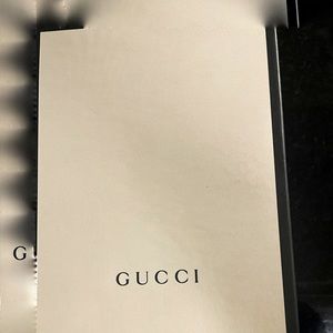 Women’s Leather (Sz 37.5) Gucci Sneaker